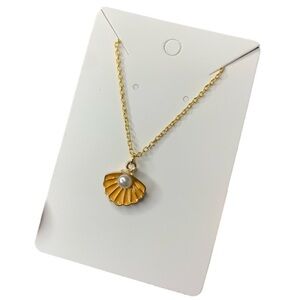 Pearl seashell necklace
